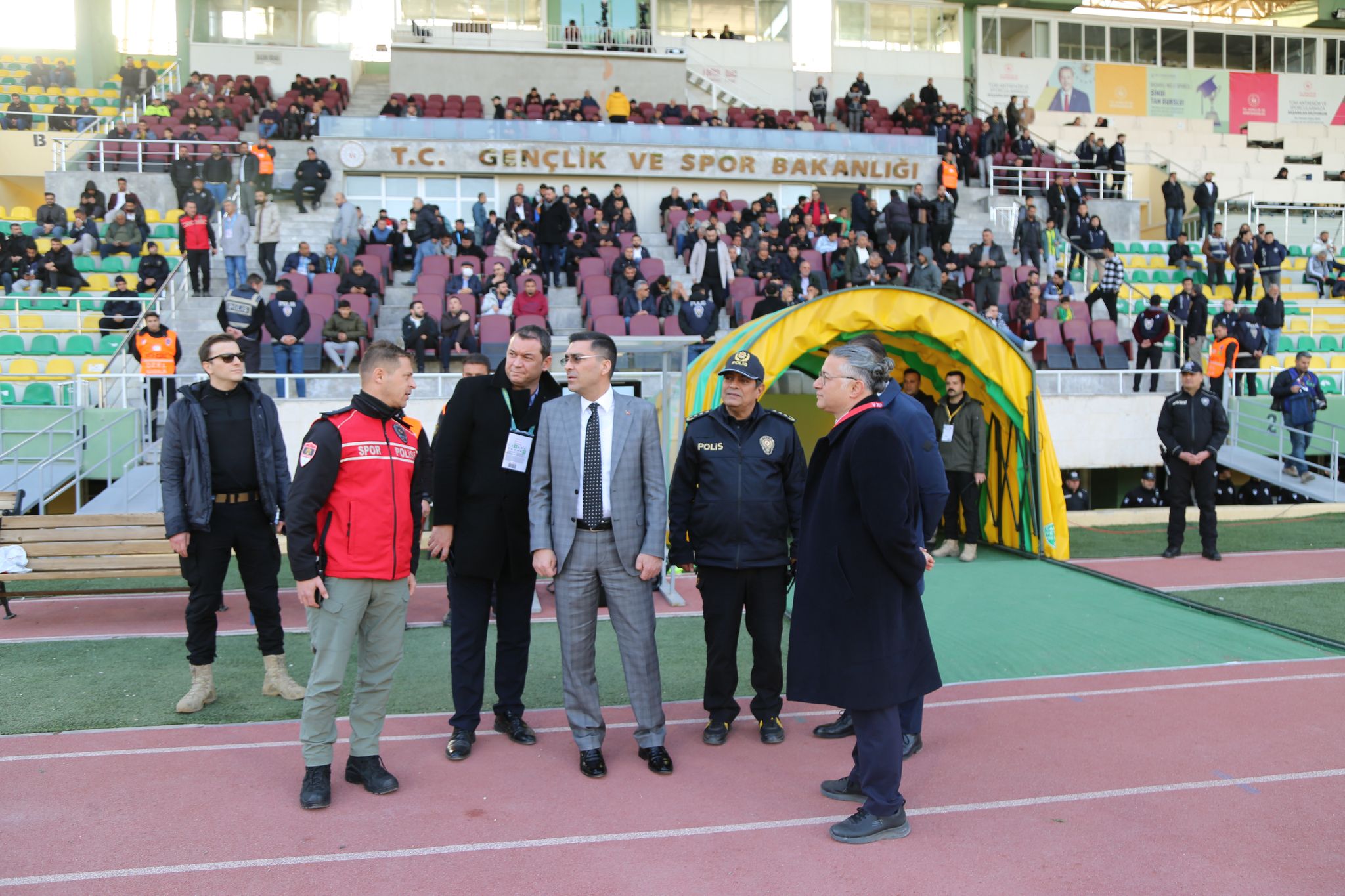 Şanlıurfa İl Emniyet Müdürü Atilla Aksoy, Şanlıurfaspor Adanaspor Maçında Güvenlik Tedbirlerini İnceledi!