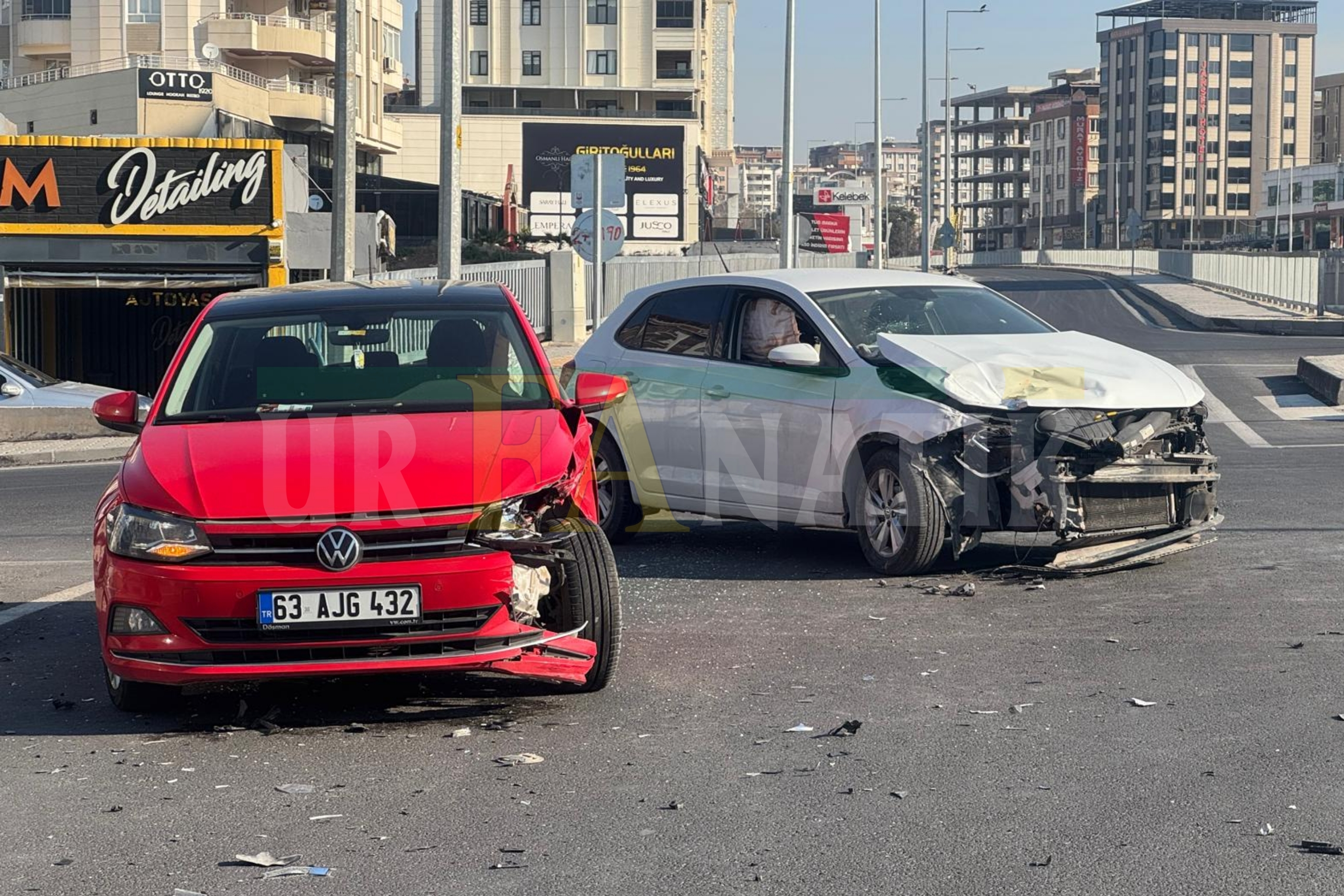 Şanlıurfa Karaköprü’de Sabahın Erken Saatlerinde Kaza! (2)