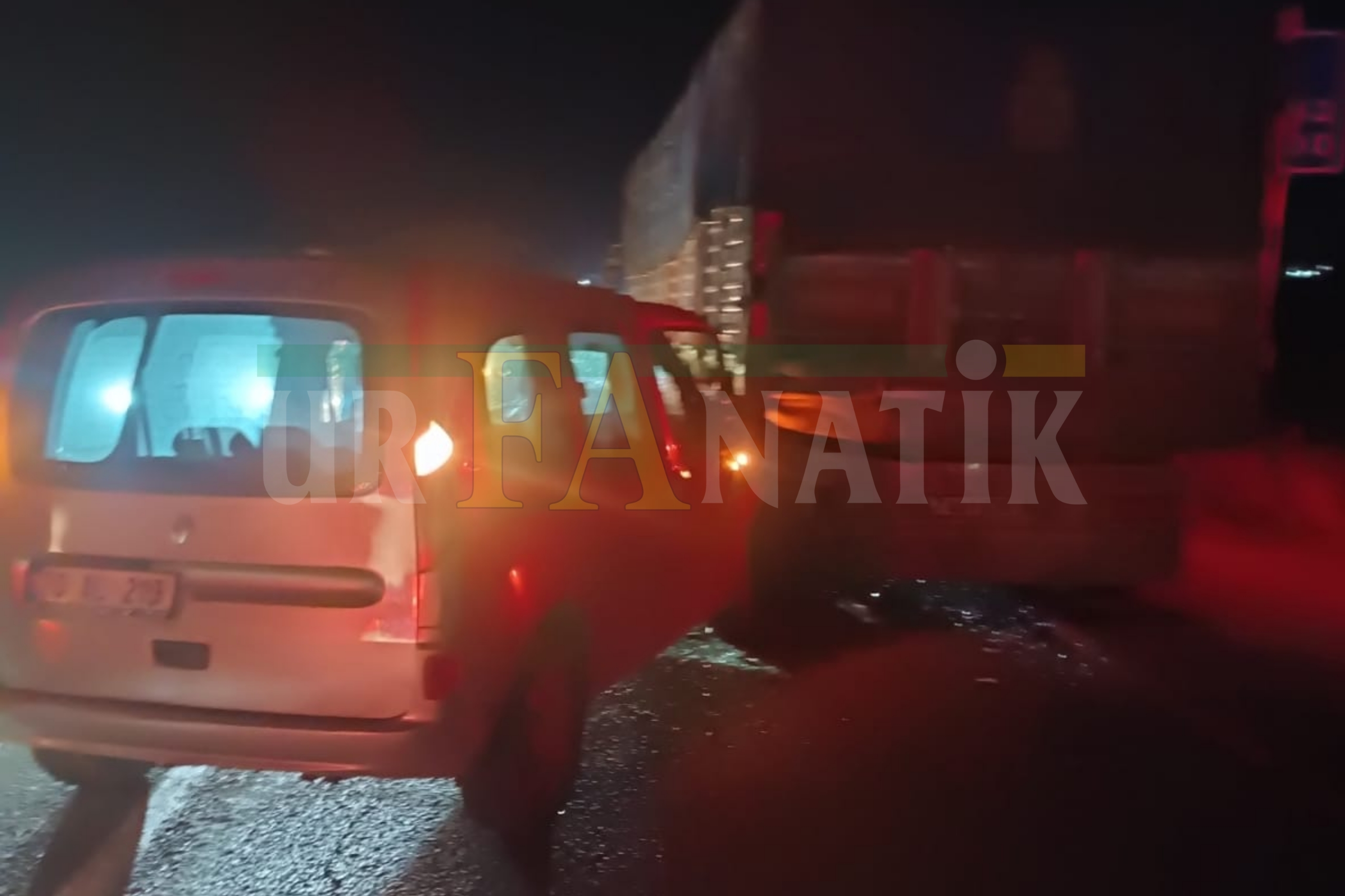 Şanlıurfa Suruç’ta Zincirleme Trafik Kazası 2 Kişi Yaralandı! (3)