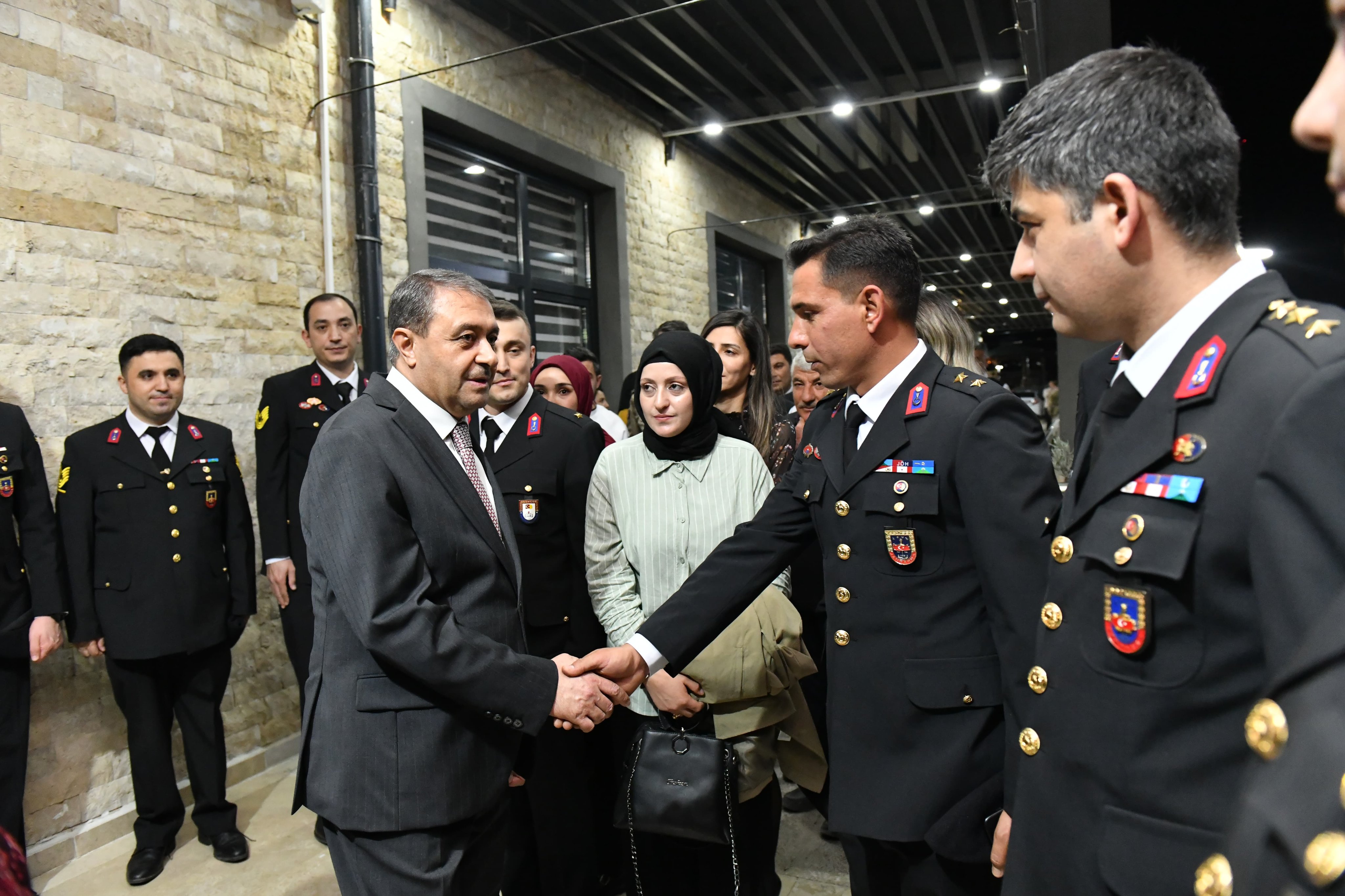 Şanlıurfa Valisi Hasan Şıldak, Jandarma Personeliyle İftar Yaptı (1)