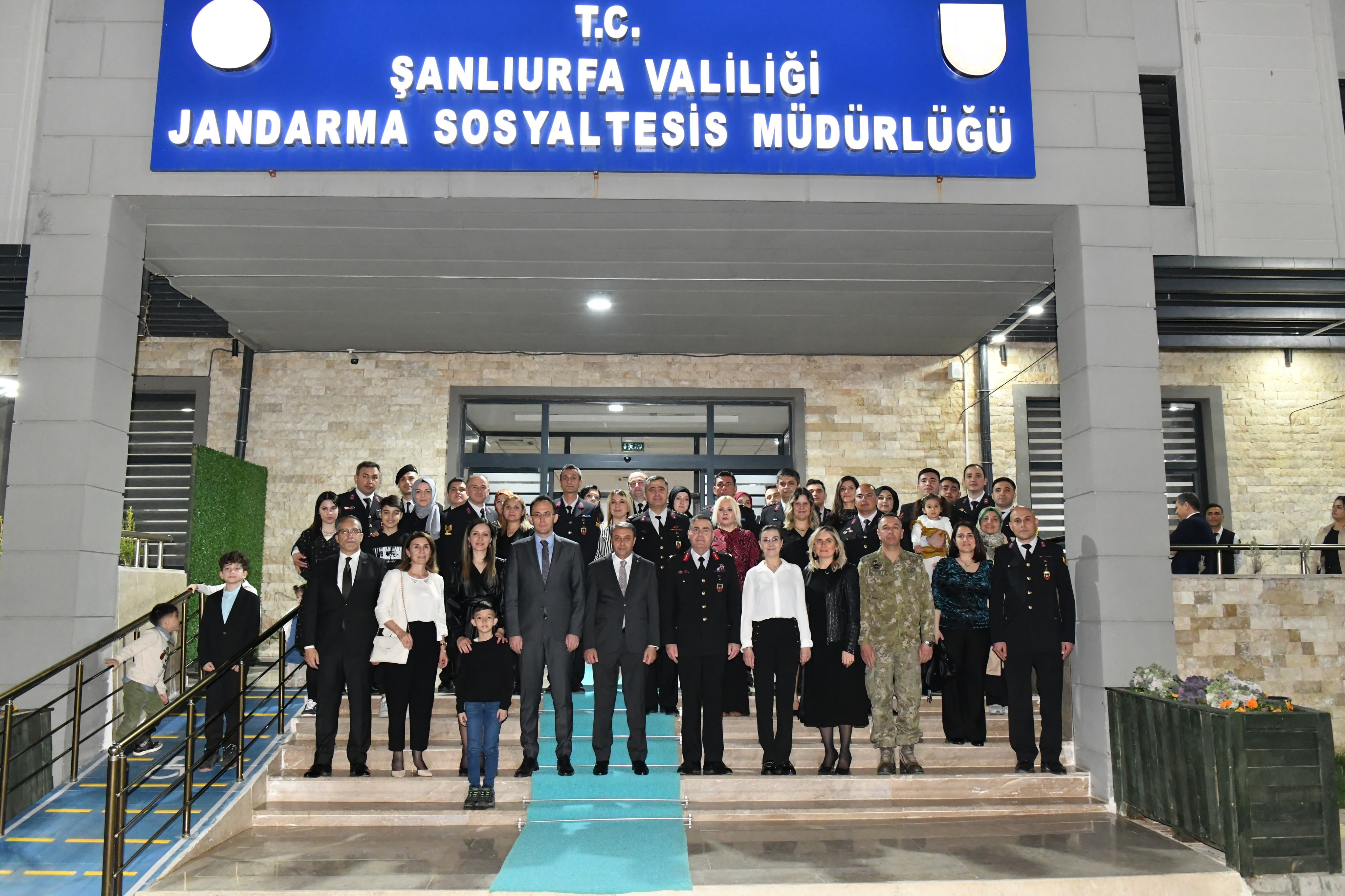 Şanlıurfa Valisi Hasan Şıldak, Jandarma Personeliyle İftar Yaptı (2)