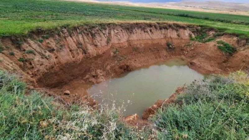 Şanlıurfa Ve Karamanda Obruk