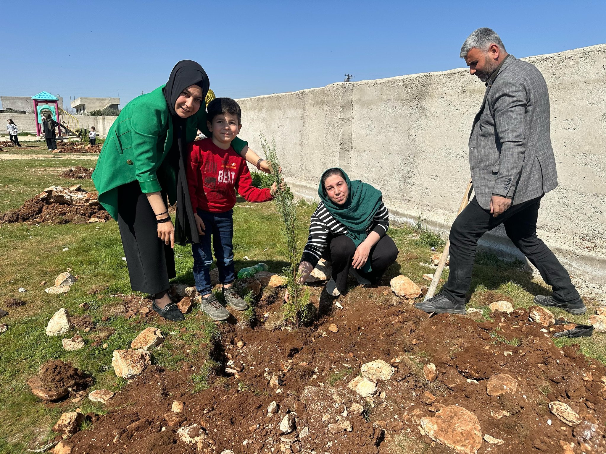 Şanlıurfa'da 'Aile Yılı' Etkinlikleri Kapsamında Fidan Dikimi Yapıldı (5)