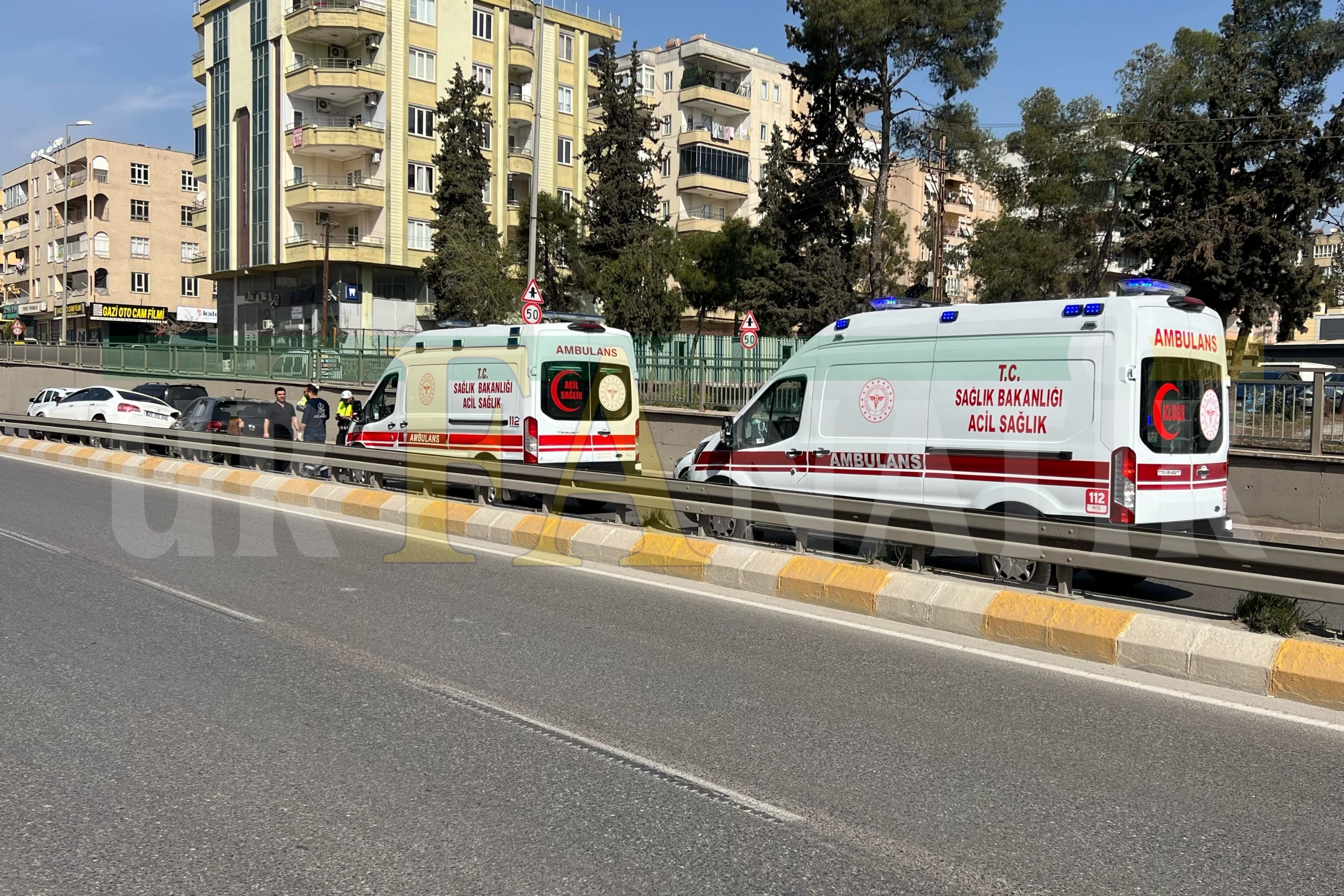 Şanlıurfa’da Otomobiller Çarpıştı Yaralılar Var! (2)