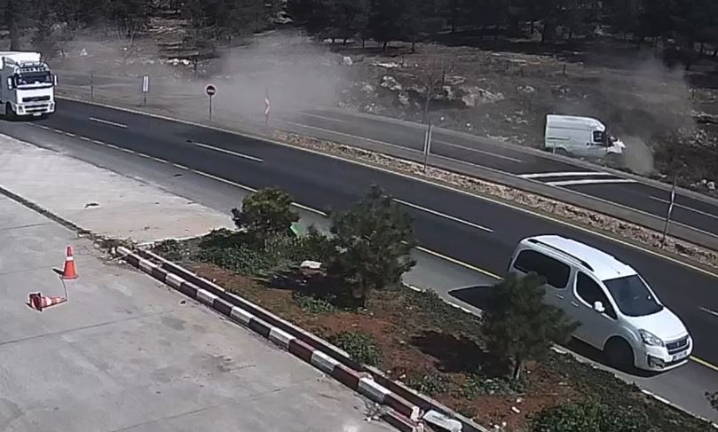 Şanlıurfa'daki Minibüs Kazası Kamerada (3)