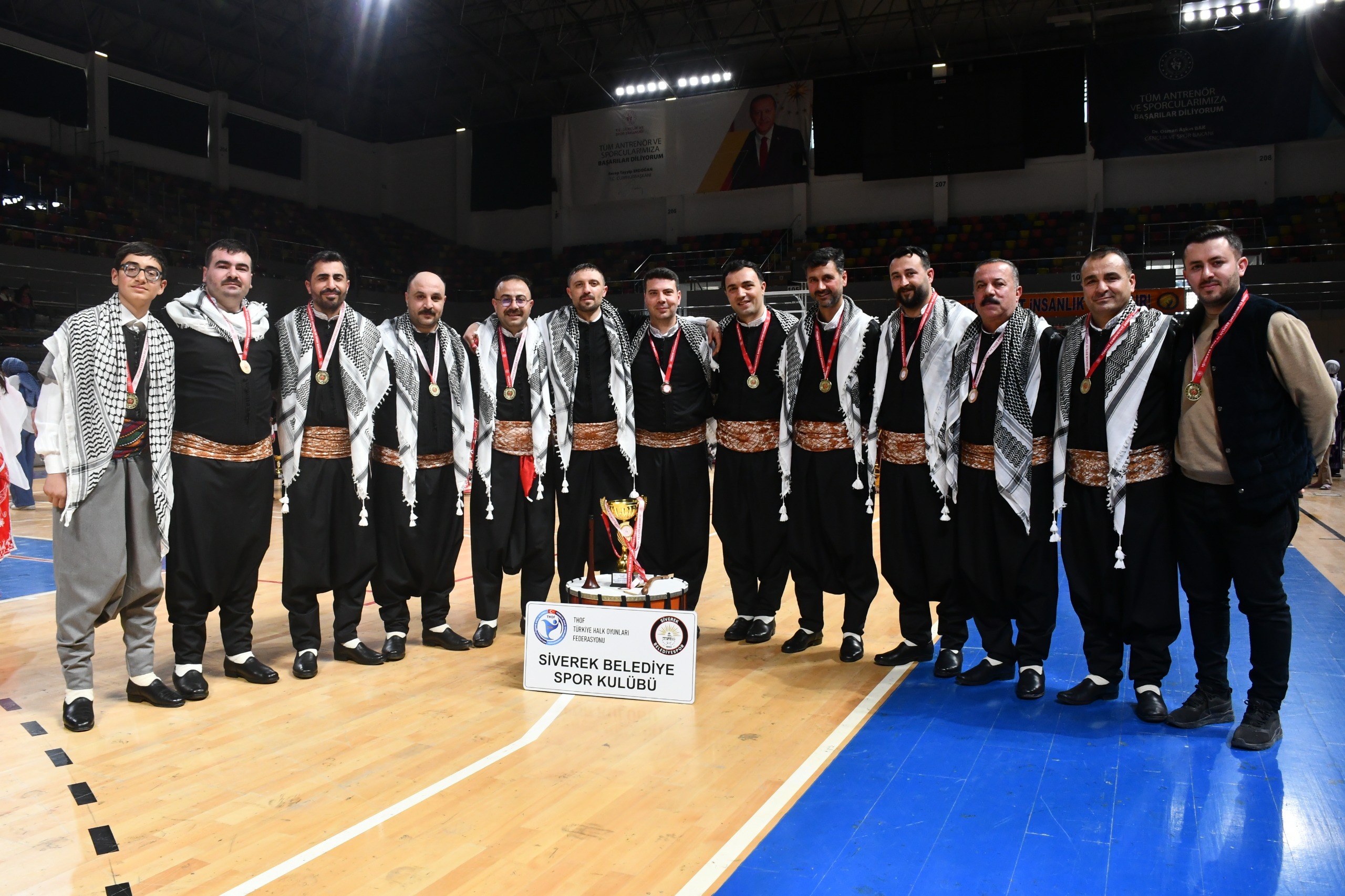 Siverek Belediye Spor Kulübü Halk Oyunları Ekibi İl Birincisi Oldu! (1)