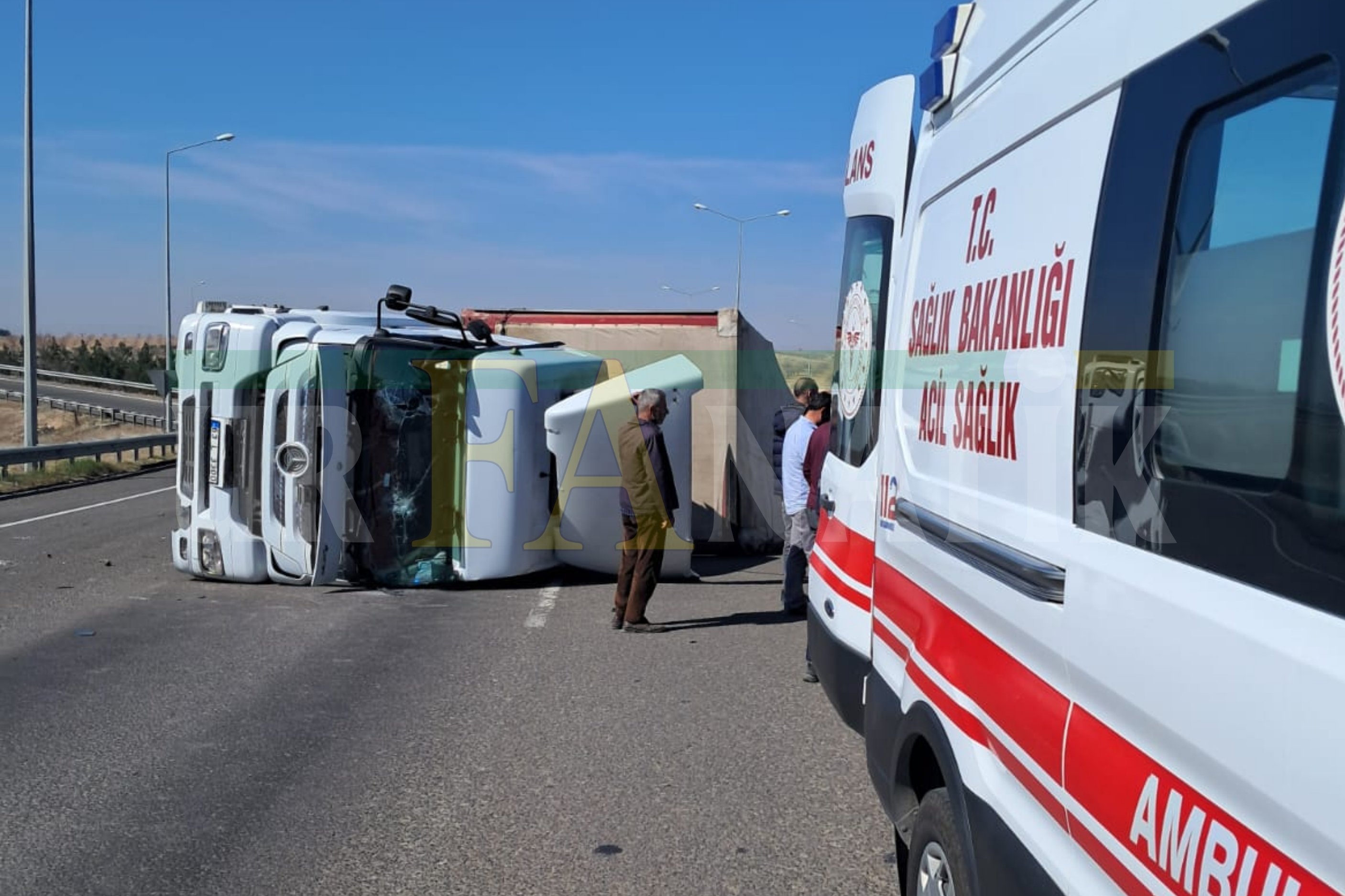 Suruç Birecik Karayolunda Tır Kazası Yaralı Var! (2)