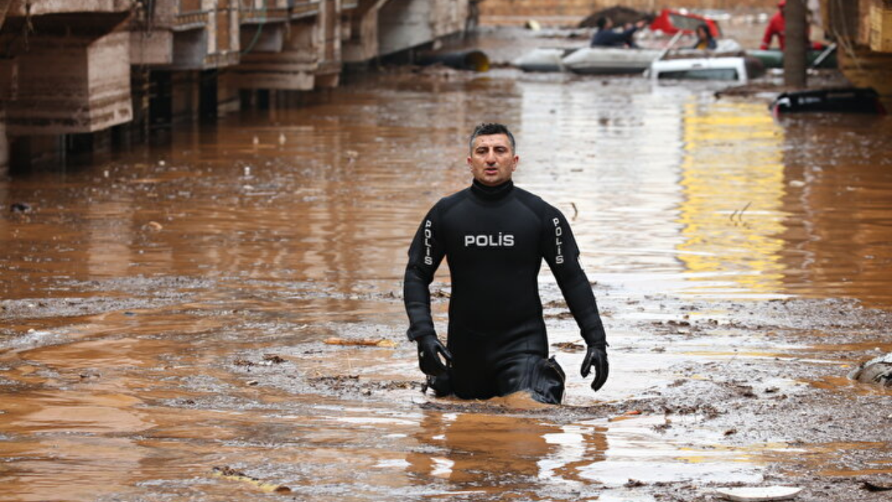 Urfa Sel Polis