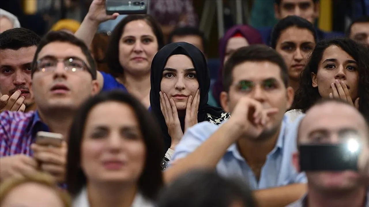 25 Bi̇n Öğretmen Atamasi