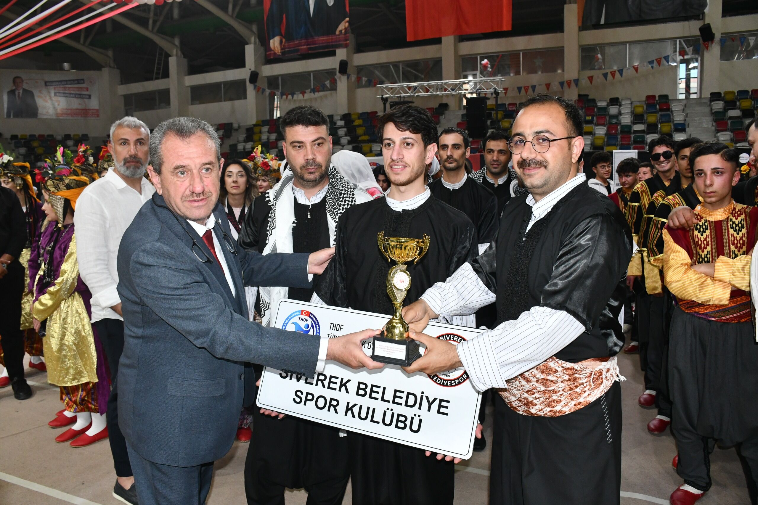 Siverek Belediyespor Halk Oyunları Ekibi Kilis’ten İkincilik Kupasıyla Döndü-2