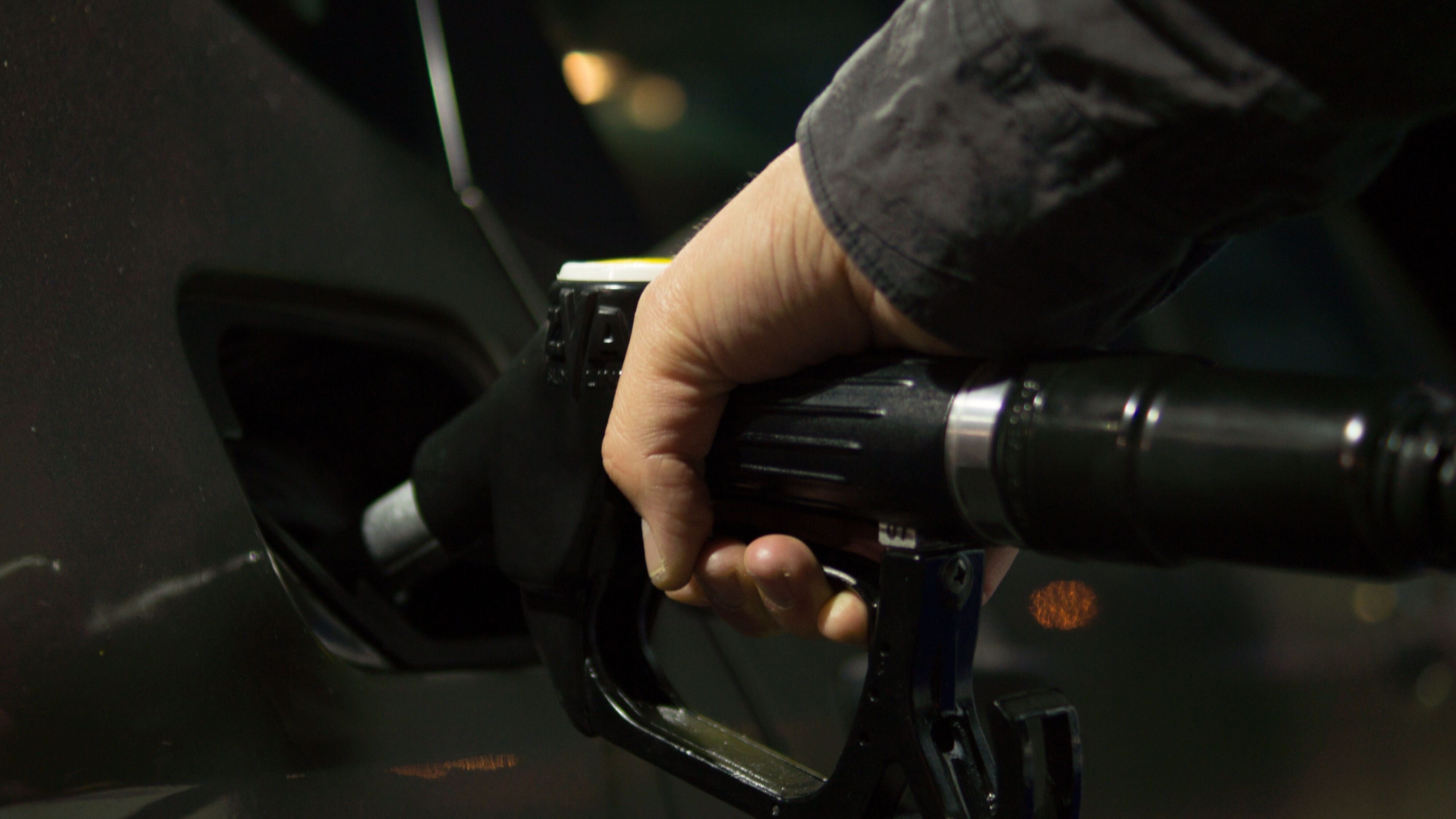 Benzine Peş Peşe Indirim