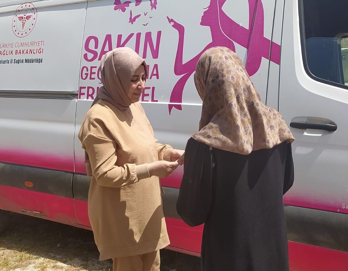 Bozova’da Kadınlara Bilgilendirici Broşürler Dağıtıldı 2