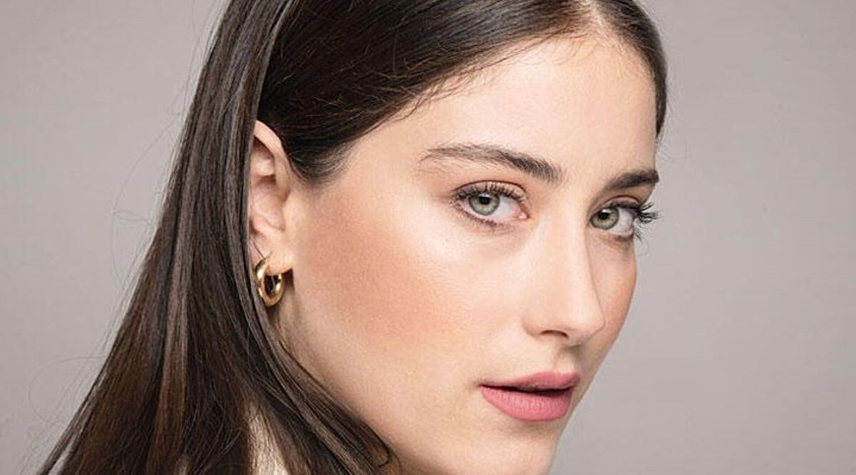 Hazal Kaya 3