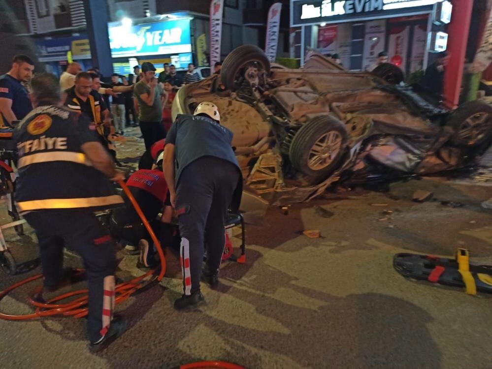 Karaköprü’deki̇ Kazada Ölen 2 Ki̇şi̇ Toprağa Veri̇ldi̇ (1)
