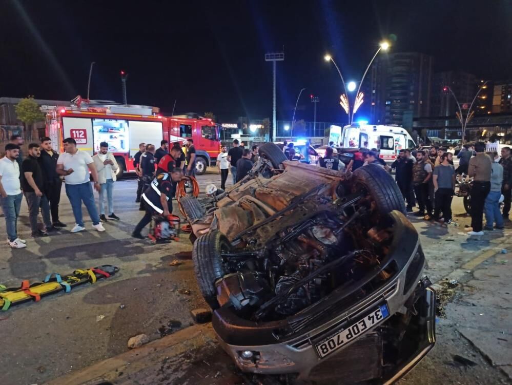 Karaköprü’deki̇ Kazada Ölen 2 Ki̇şi̇ Toprağa Veri̇ldi̇ (2)