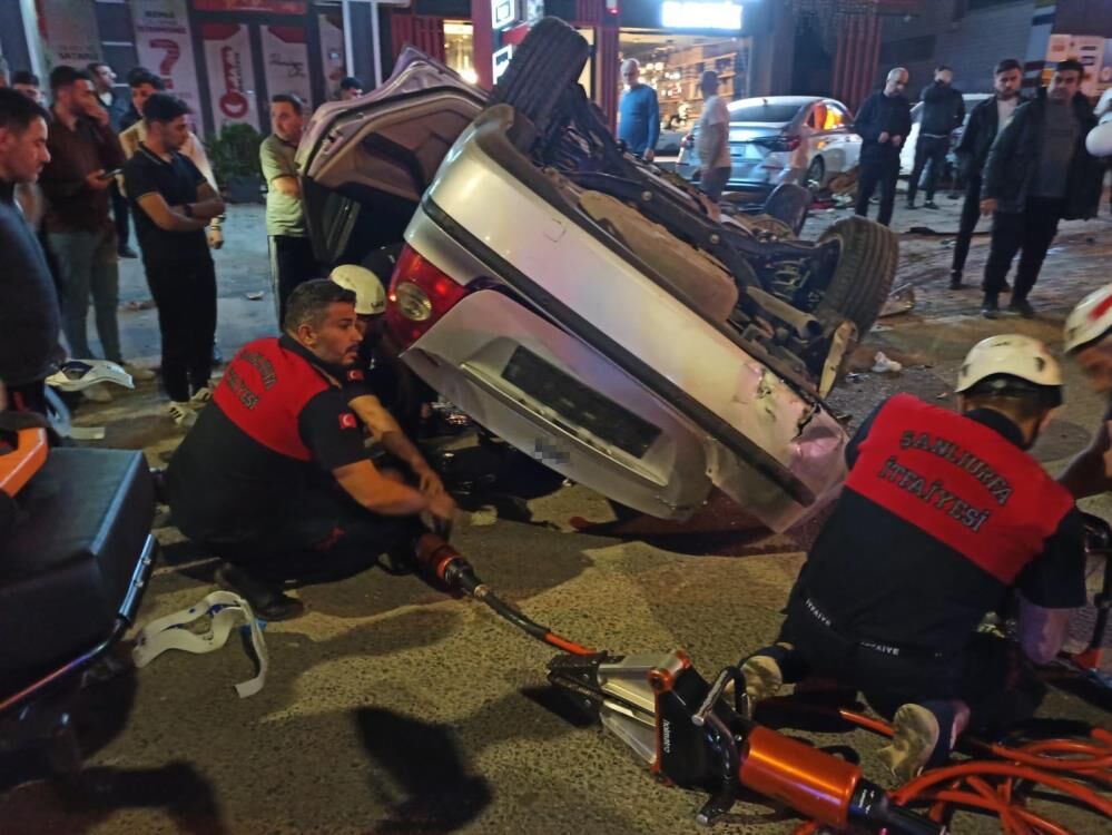 Karaköprü’deki̇ Kazada Ölen 2 Ki̇şi̇ Toprağa Veri̇ldi̇ (3)