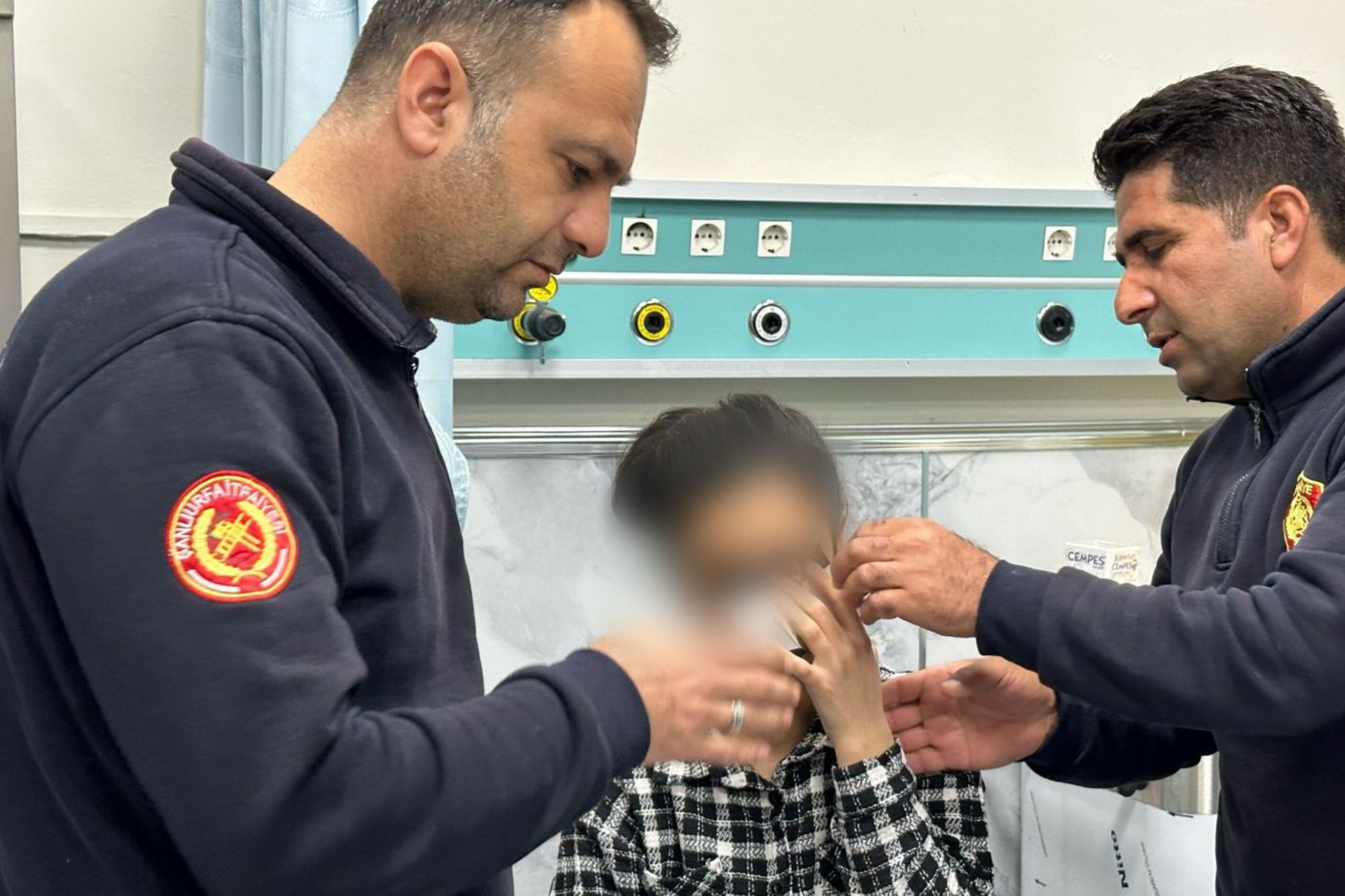 Kızın Gözüne Fermuar Sıkıştı-1