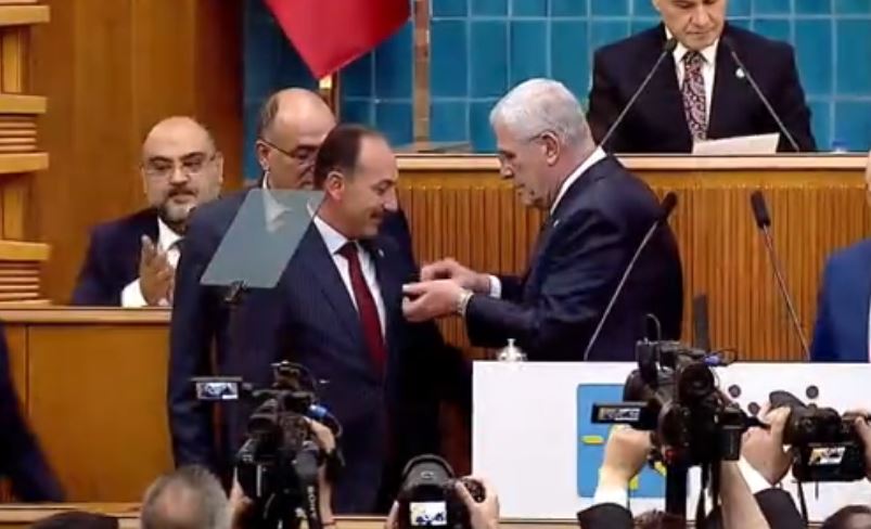 Müsavat Dervişoğlu Rozet