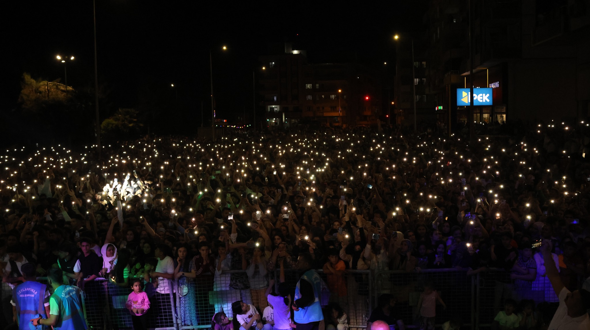 Şanlıurfa Ceylanpınar’da Rojda Şenses Rüzgarı Esti! (1)