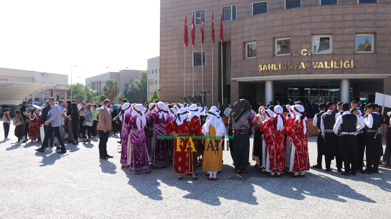 Şanlıurfa'da Halk Oyunları Yarışması (3)
