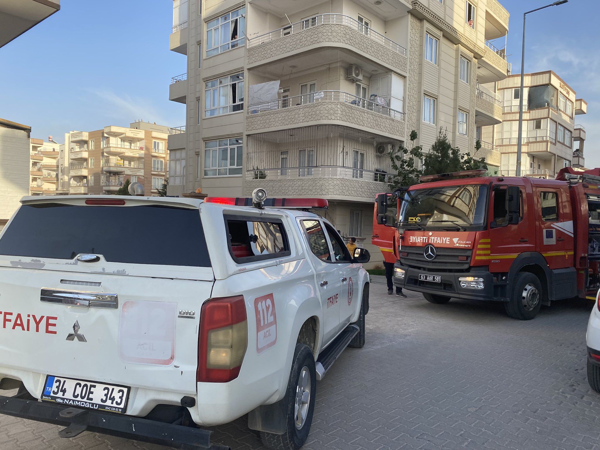 Şanlıurfa’da Sürgülü Kapıya Sıkışan Çocuğu İtfaiye Kurtardı (1)