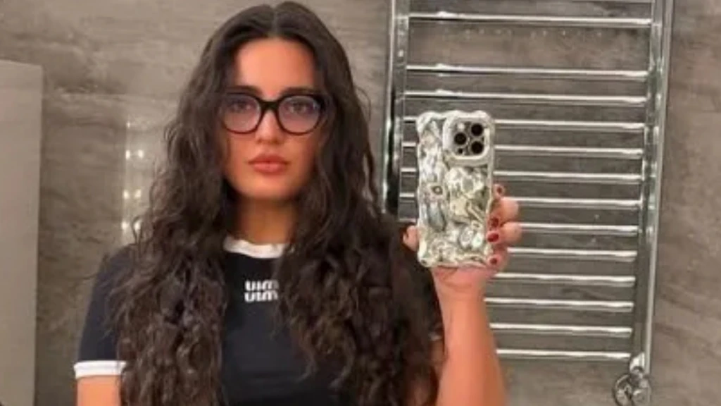 Sibel Can’ın Kızı Melisa Ural (2)-1