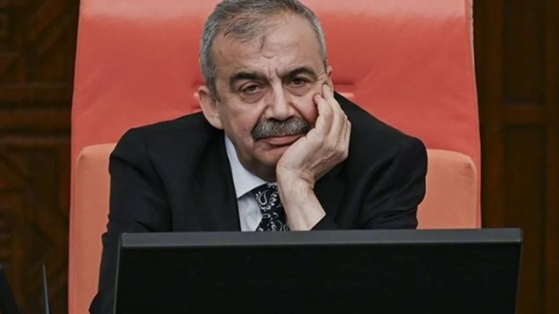 Sırrı Süreyya Önder-3