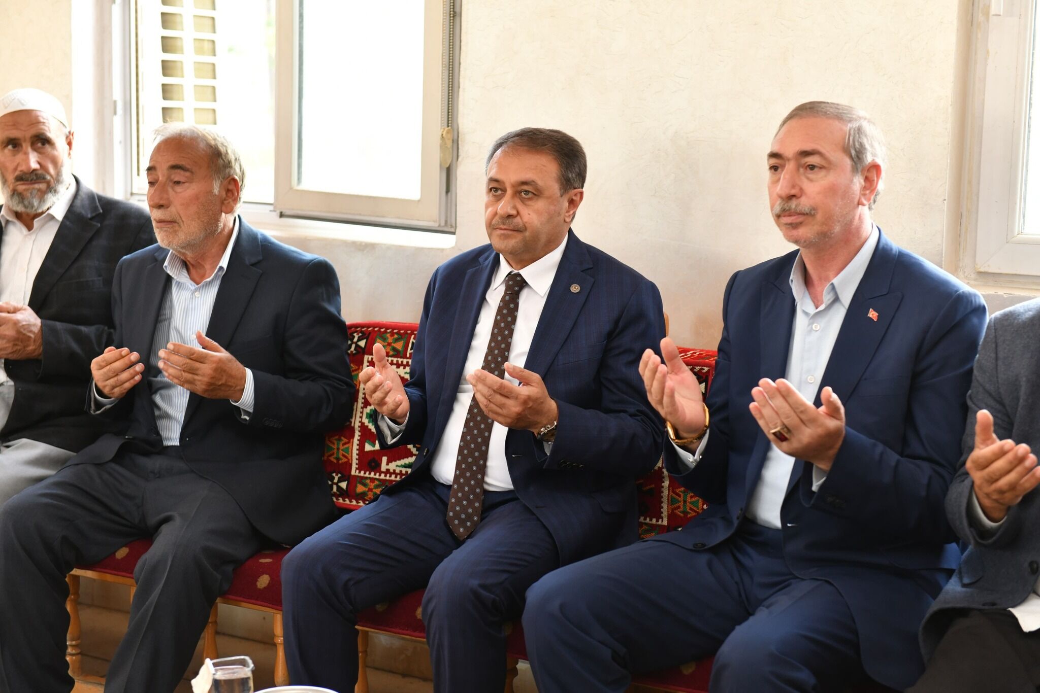 Vali Şıldak, Kazada Ölen Şeyhanlıoğlu Ailesine Taziye Ziyaretinde Bulundu (3)