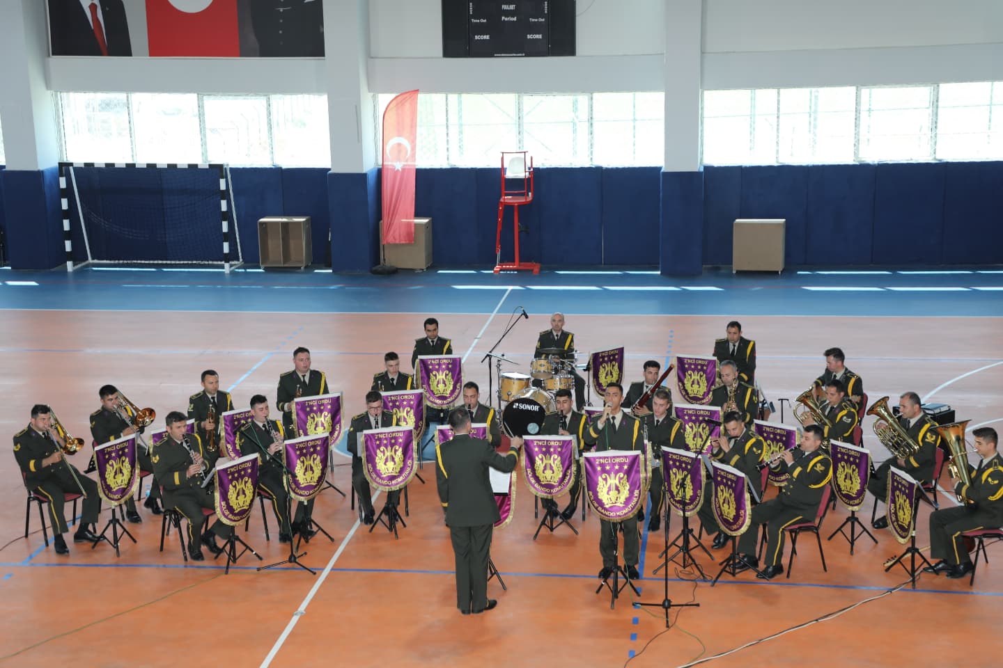 2. Ordu Bölge Komutanlığı Bandosu, Viranşehir’de Coşkulu Bir Konser Verdi (3)