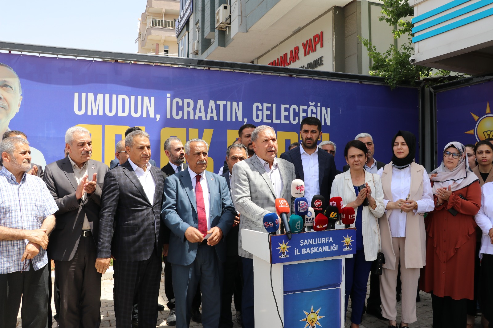 Ak Parti Şanlıurfa İl Başkanlığı’ndan 27 Mayıs Darbesine Tepki (2)