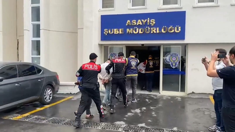 Ankara Keçiören Ilçesindeki Bağlum Kurban Pazarında 5 Polis Memurunu Yaralandı
