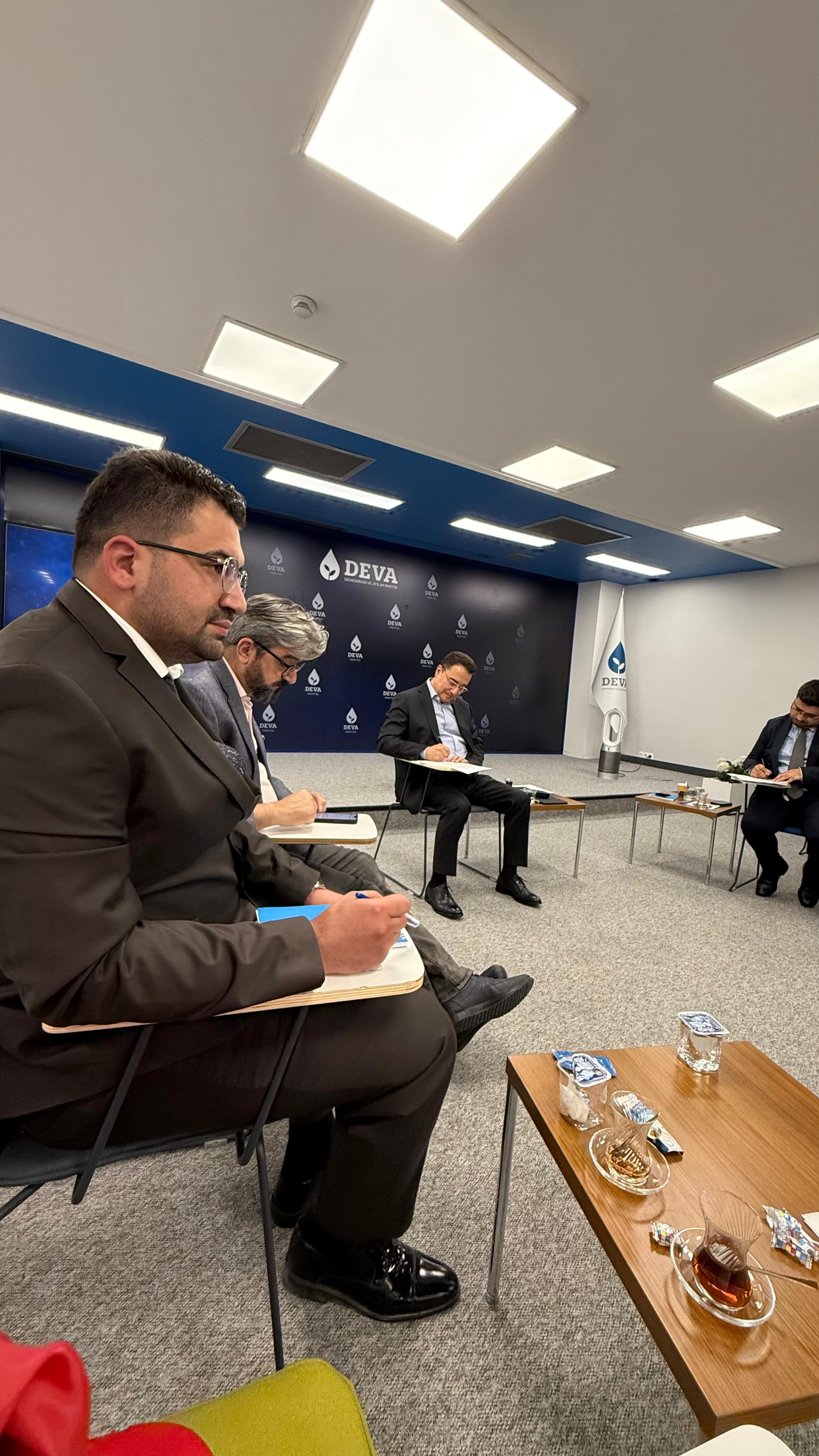 Deva Partili Yıldız Toplantıda