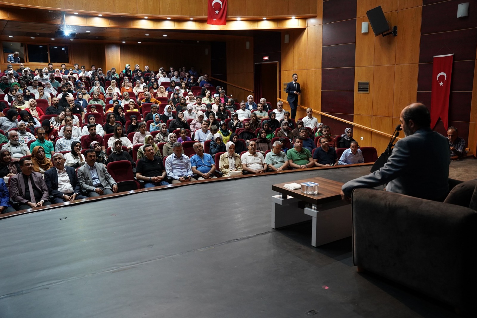 Dr. Öğr. Üyesi Ömer Demirbağ, Kahta’da Sevenleriyle Buluştu (3)