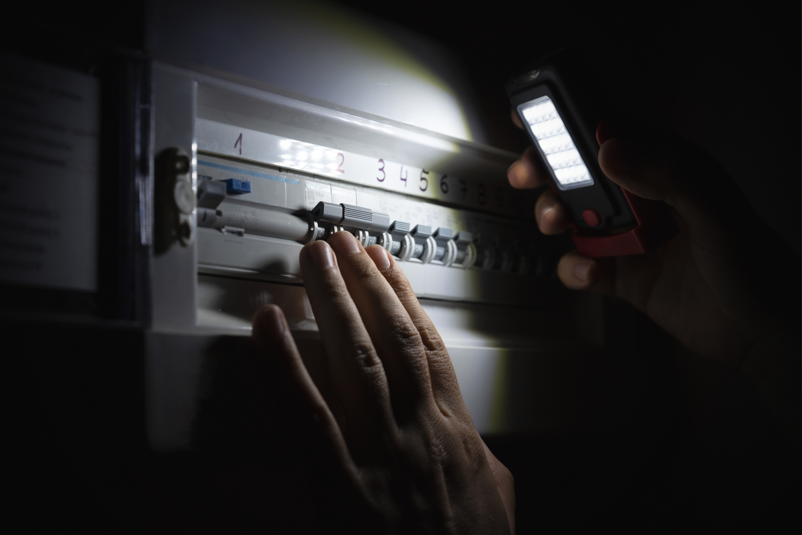 Elektrik Kesintisi Seher Çimen