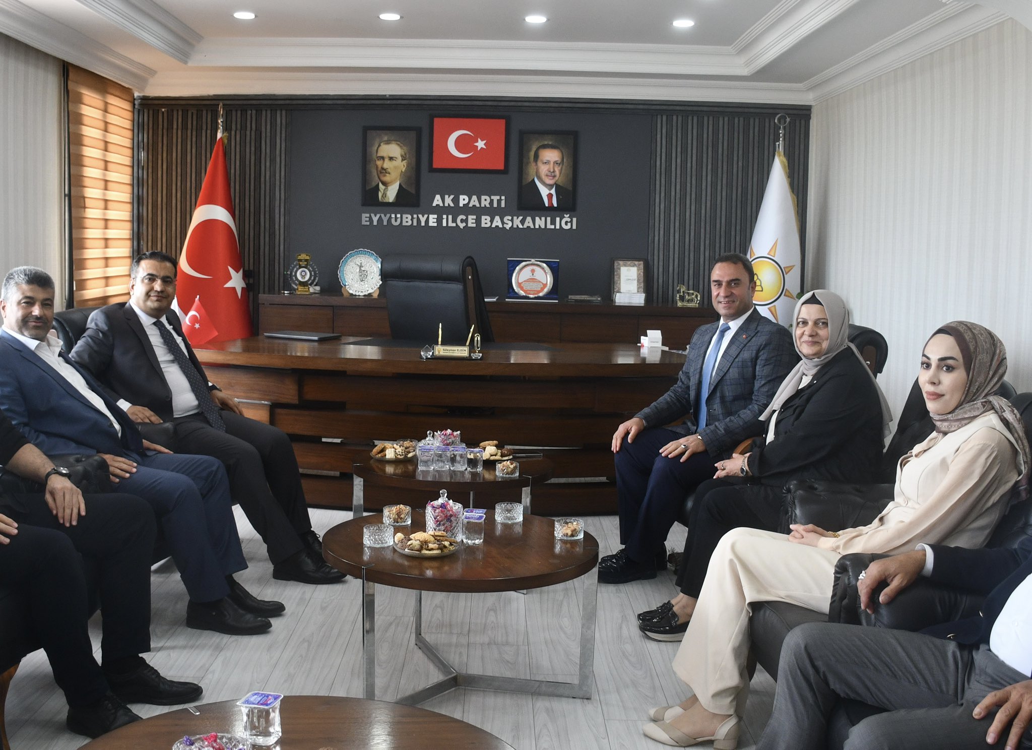 Eyübiye İlçe Kaymakamı Mustafa Hamit Kıyıcı’dan Ak Parti’ye Ziyaret (4)