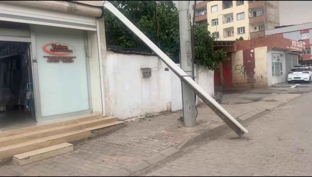 Fırtına Şanlıurfa’yı Paramparça Etti (1)