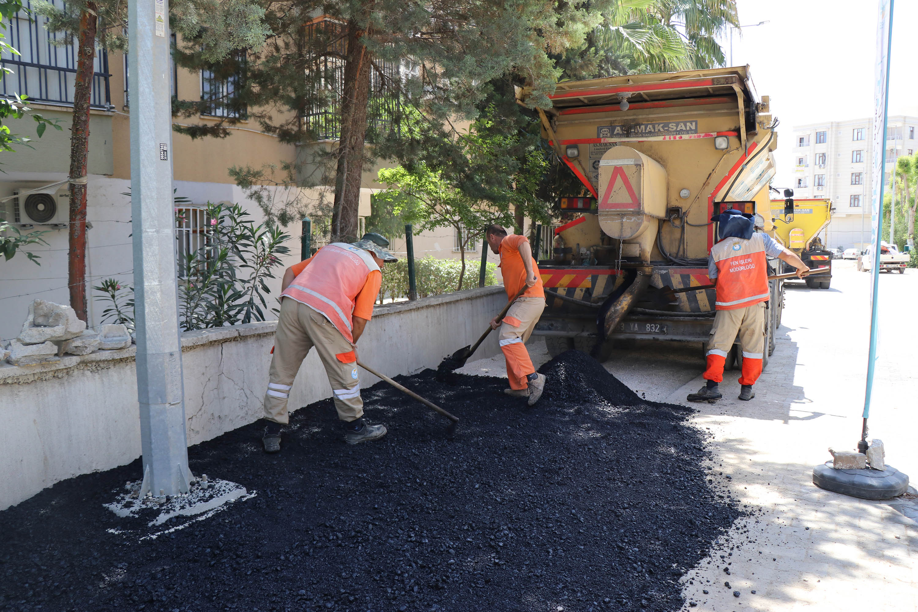 Haliliye Belediyesi’nden Sıcak Asfalt Çalışması-1