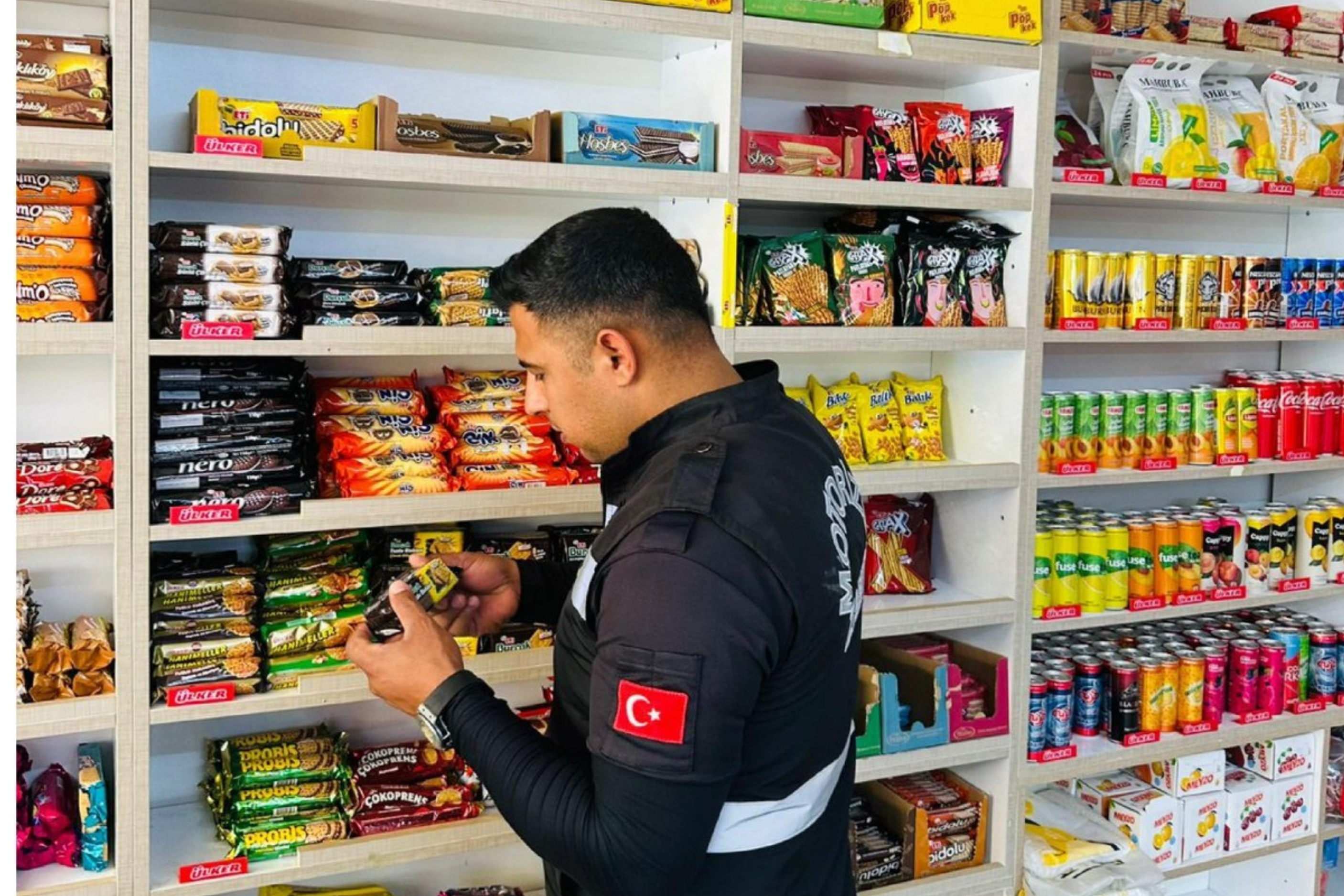 Haliliye’de Okul Çevrelerine Denetim Yüzlerce Ürün Yakalandı (3)