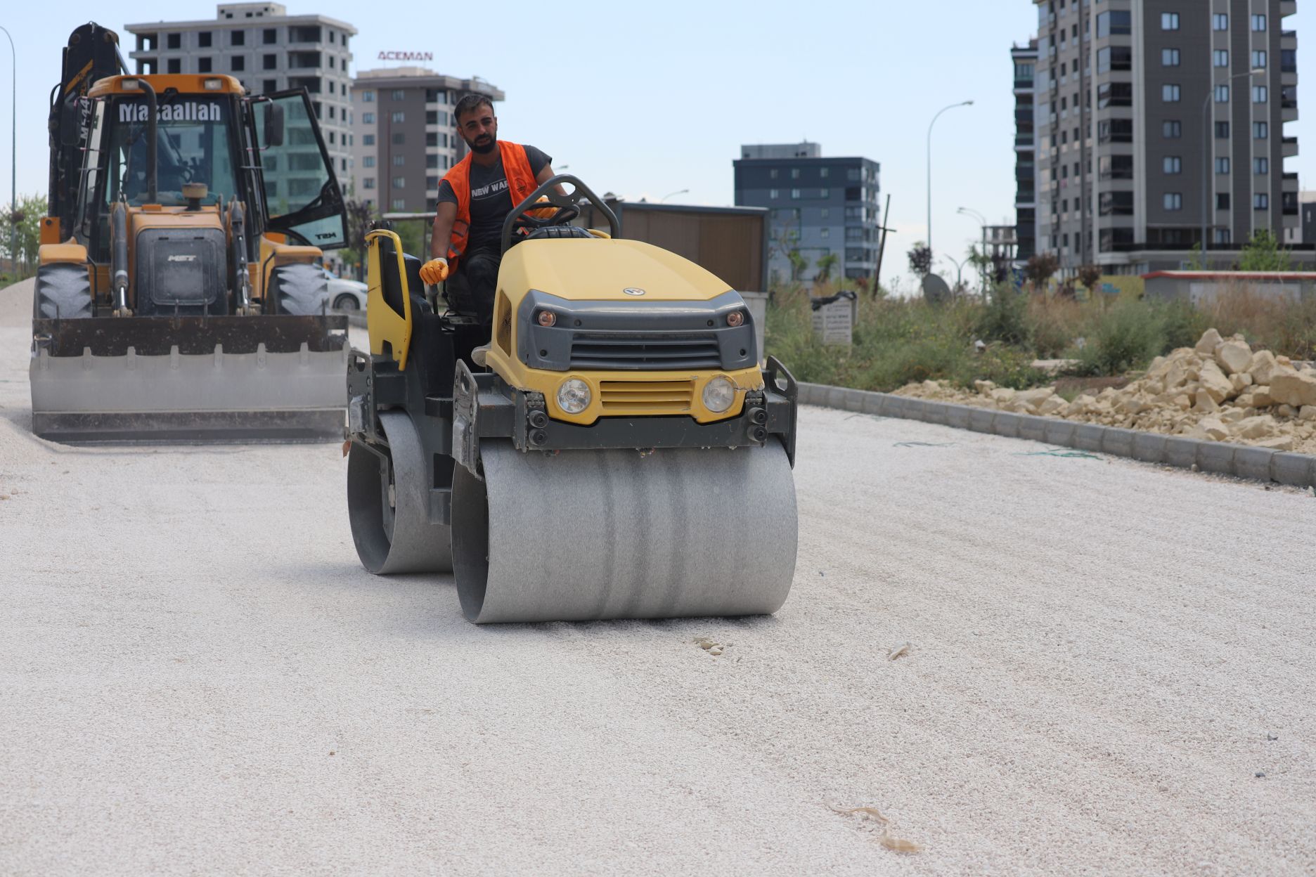 Karaköprü Belediyesinden Doğukent’te Üstyapı Çalışması (2)