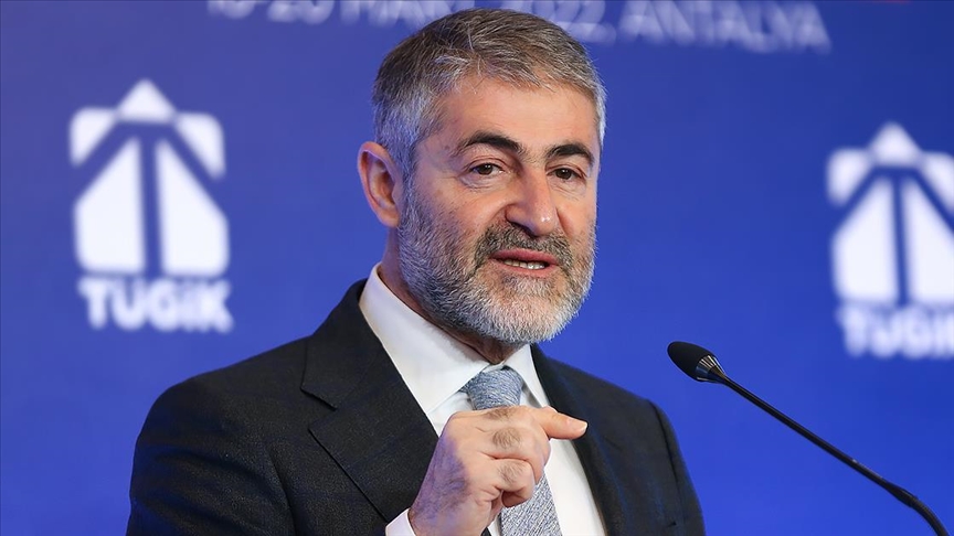 Nureddin Nebati giyim mağazası