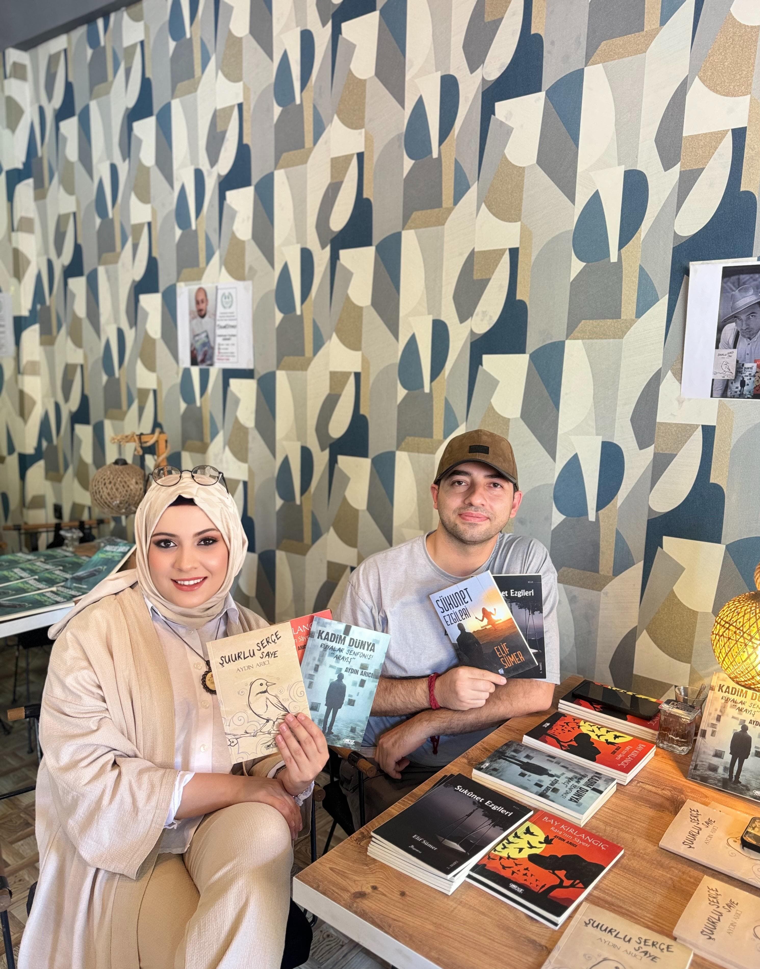 Oyuncu Ve Yazar Aydın Arıcı, Şanlıurfa’da Okurlarıyla Buluştu (2)