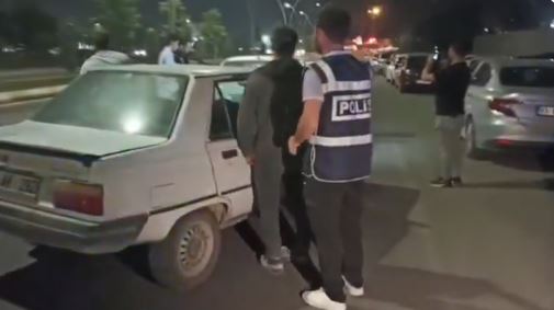 Şanlıurfa Il Genelinde Gerçekleştirilen Huzur 63 Uygulamasında Binlerce Şahıs Ve Araç Sorgulandı (1)