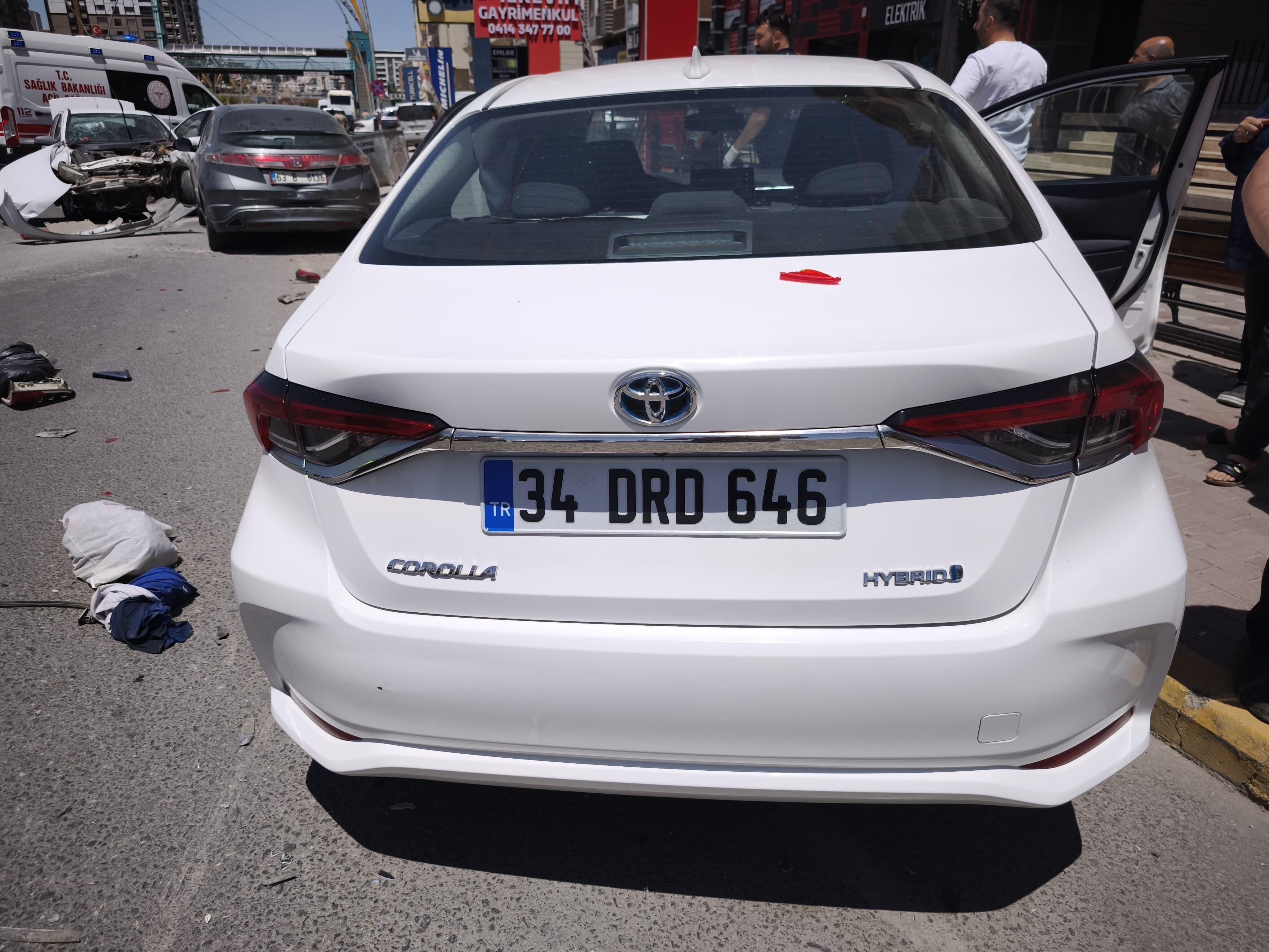 Şanlıurfa Karaköprü'de Zincirleme Kaza 1 Kişi Yaralandı!-2