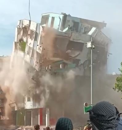 Şanlıurfa’da 7 Katlı Bina Çöktü (1)