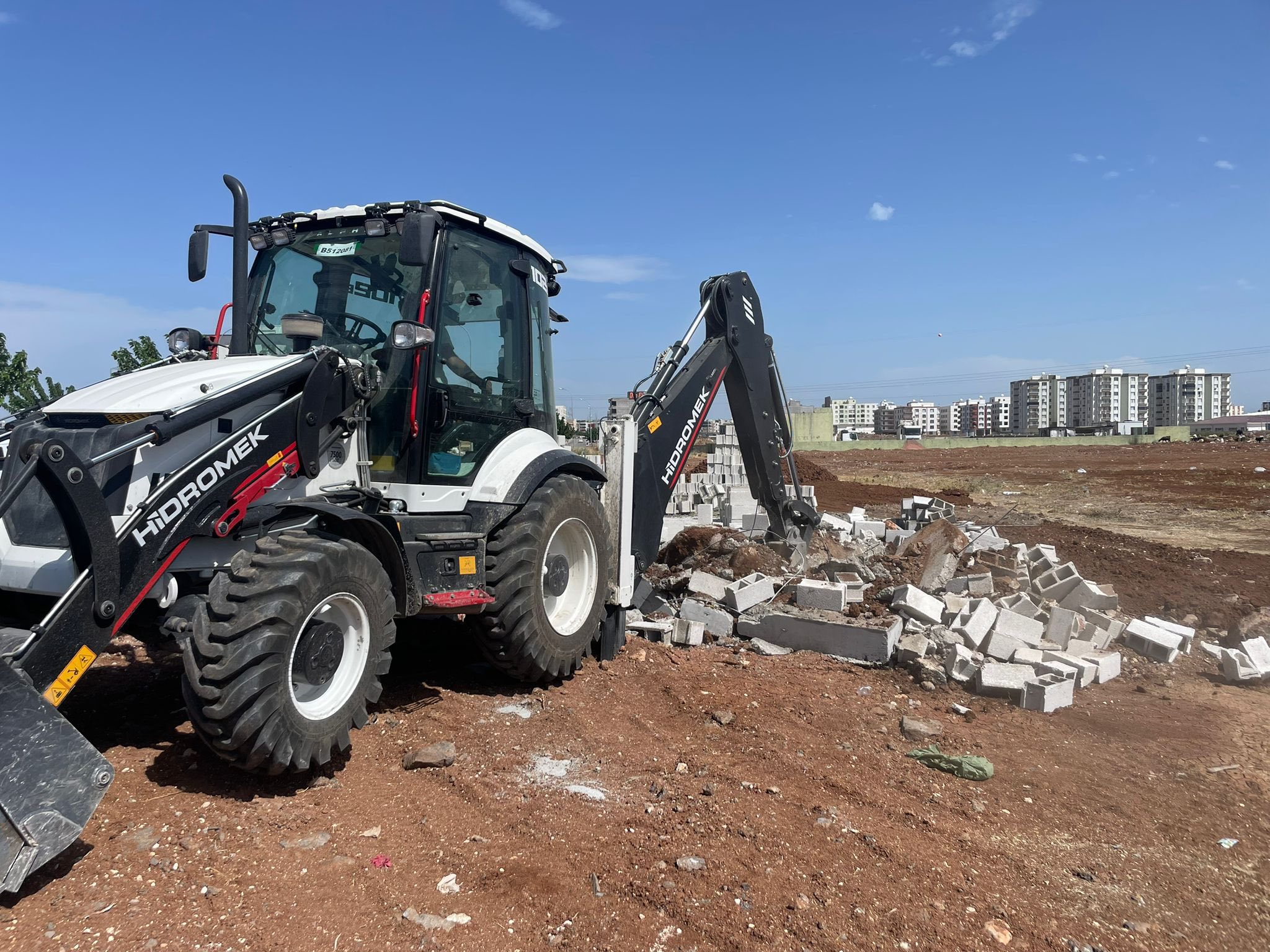 Şanlıurfa’da Kaçak Yapı Yıkıldı (3)
