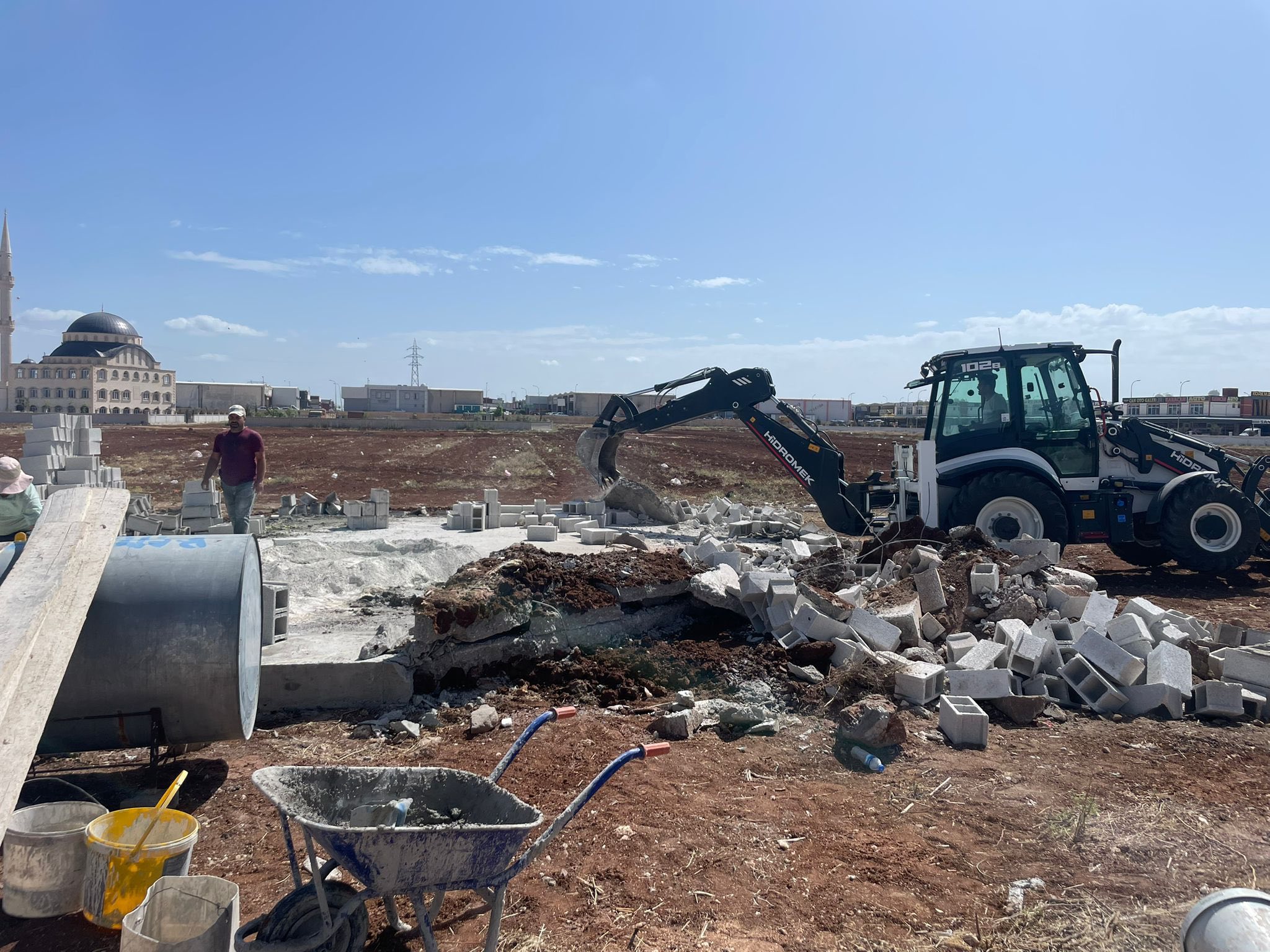 Şanlıurfa’da Kaçak Yapı Yıkıldı (4)