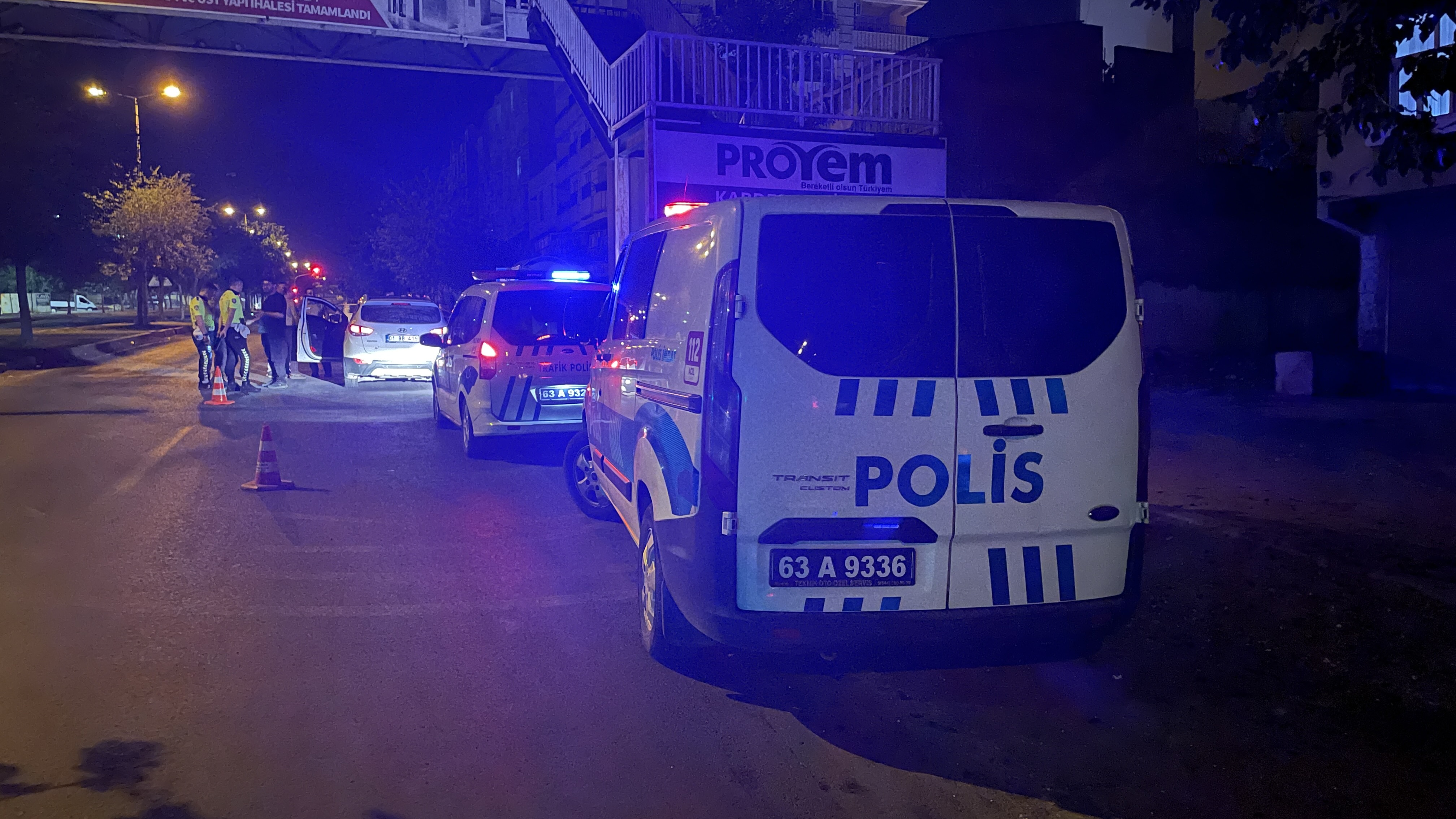 Şanlıurfa’da Polis Takibinden Kaçan Silahlı Zanlı Evde Yakalandı (2)