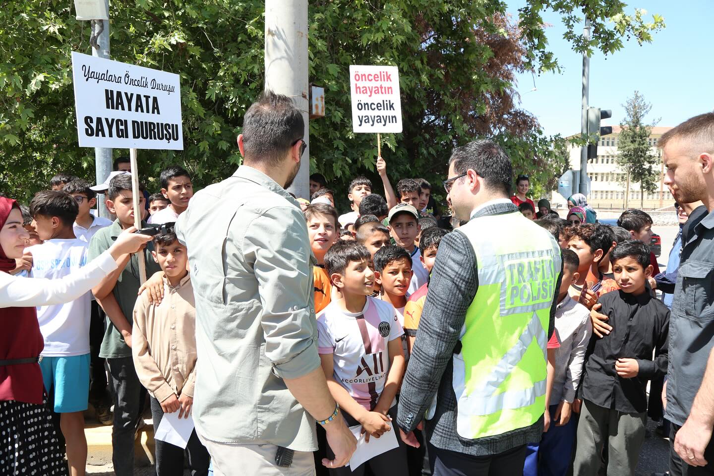 Şanlıurfa’da Trafik Haftasında Polis Ve Jandarma Öğrencilerle Buluştu (2)