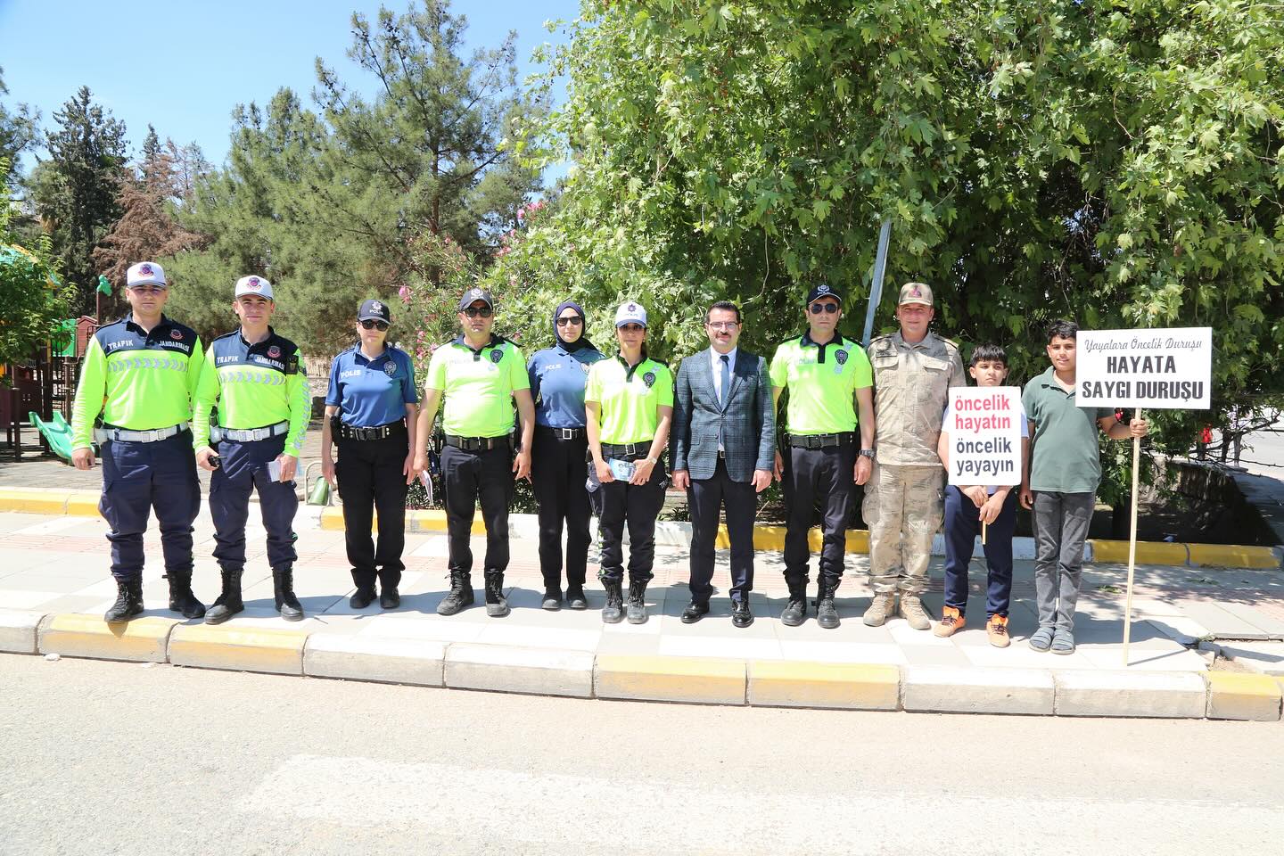 Şanlıurfa’da Trafik Haftasında Polis Ve Jandarma Öğrencilerle Buluştu (4)