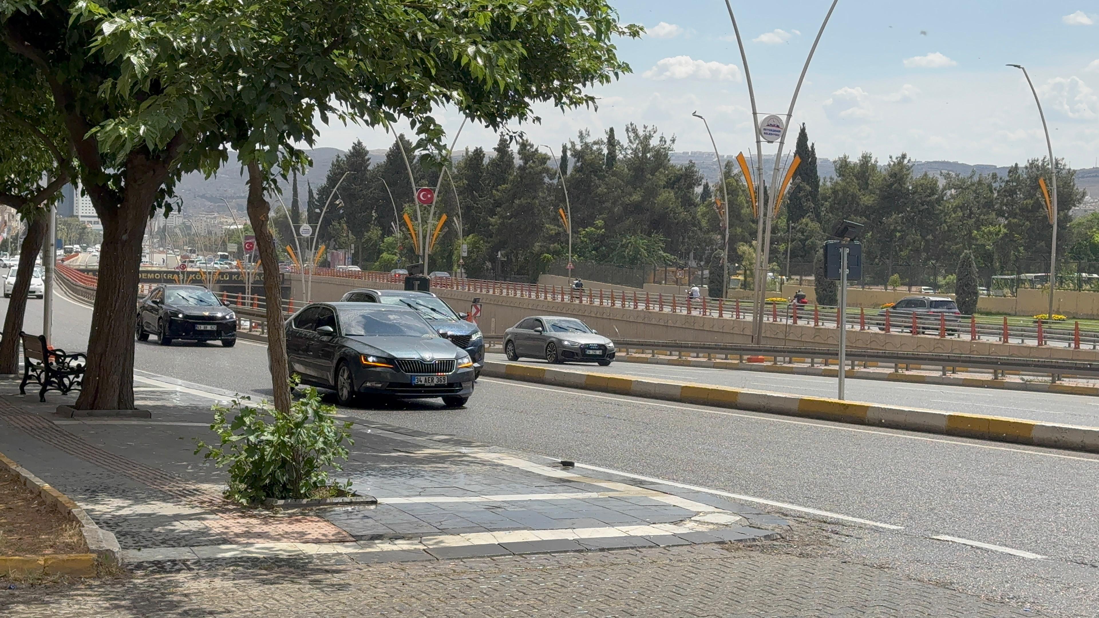 Şanlıurfa’ya Yağmur Sürprizi Vatandaşları Şaşırttı-3